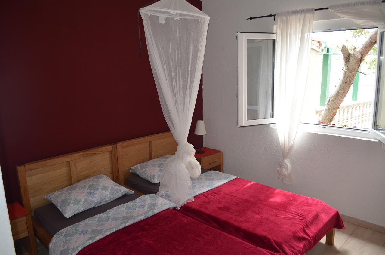 Poseidon Holiday Guesthouse Žirje エクステリア 写真