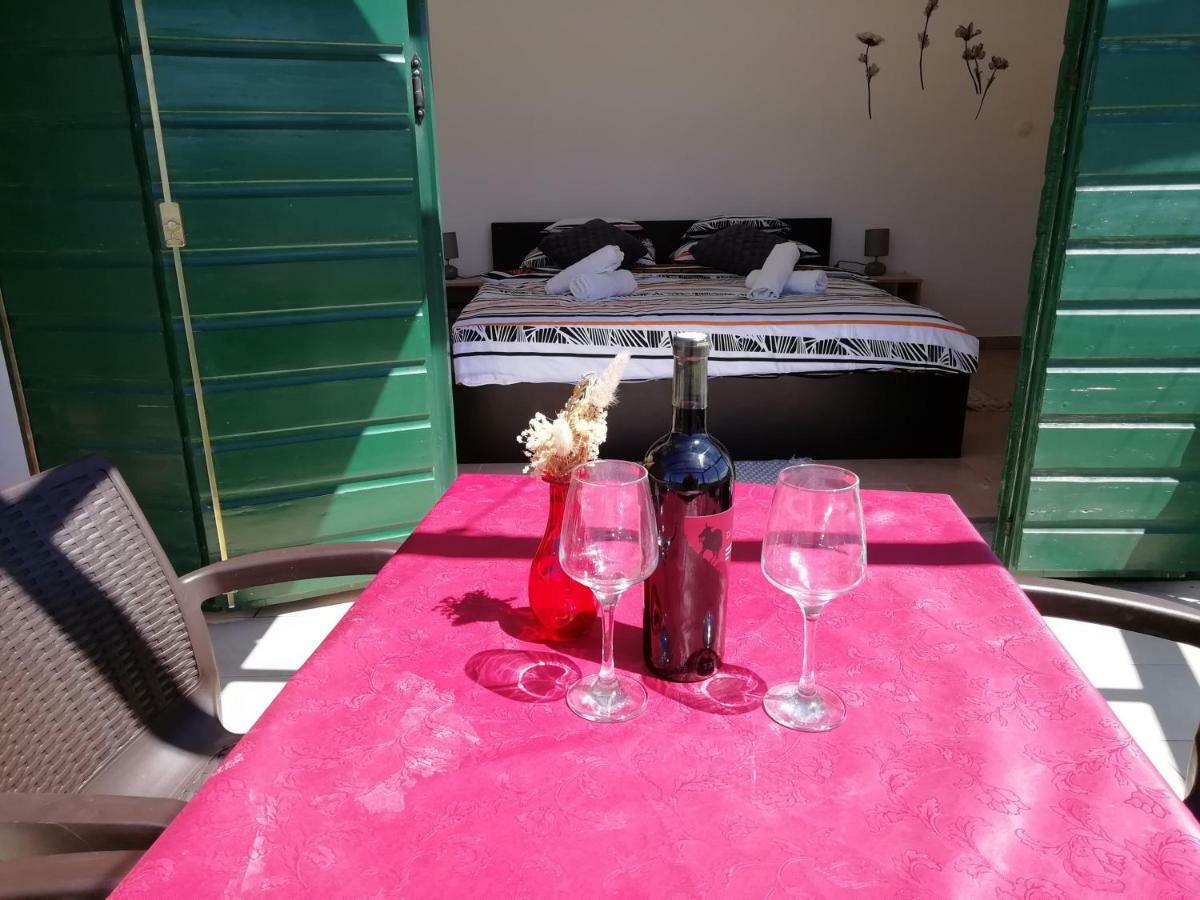 Poseidon Holiday Guesthouse Žirje エクステリア 写真